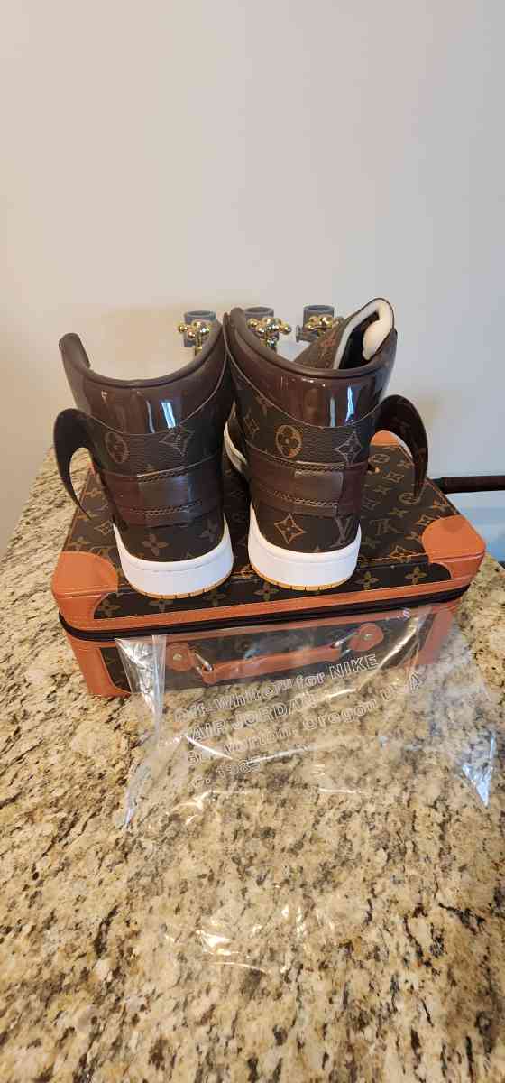 Nike sneakers - Minneapolis, Minnesota - FleaMarketBay