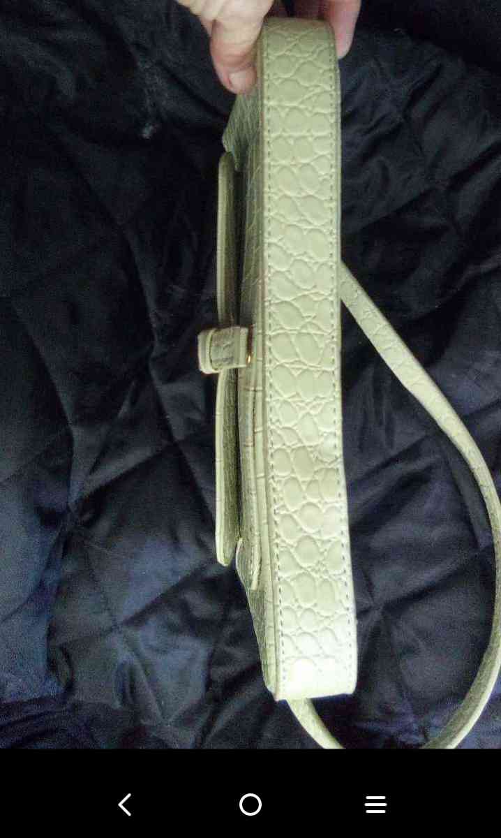 by far purse - Fayetteville, Arkansas - FleaMarketBay