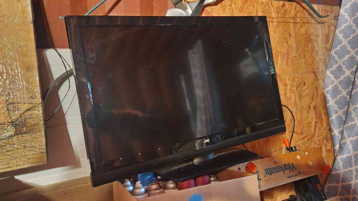 37 in JVC TV - Hawley, Pennsylvania - FleaMarketBay