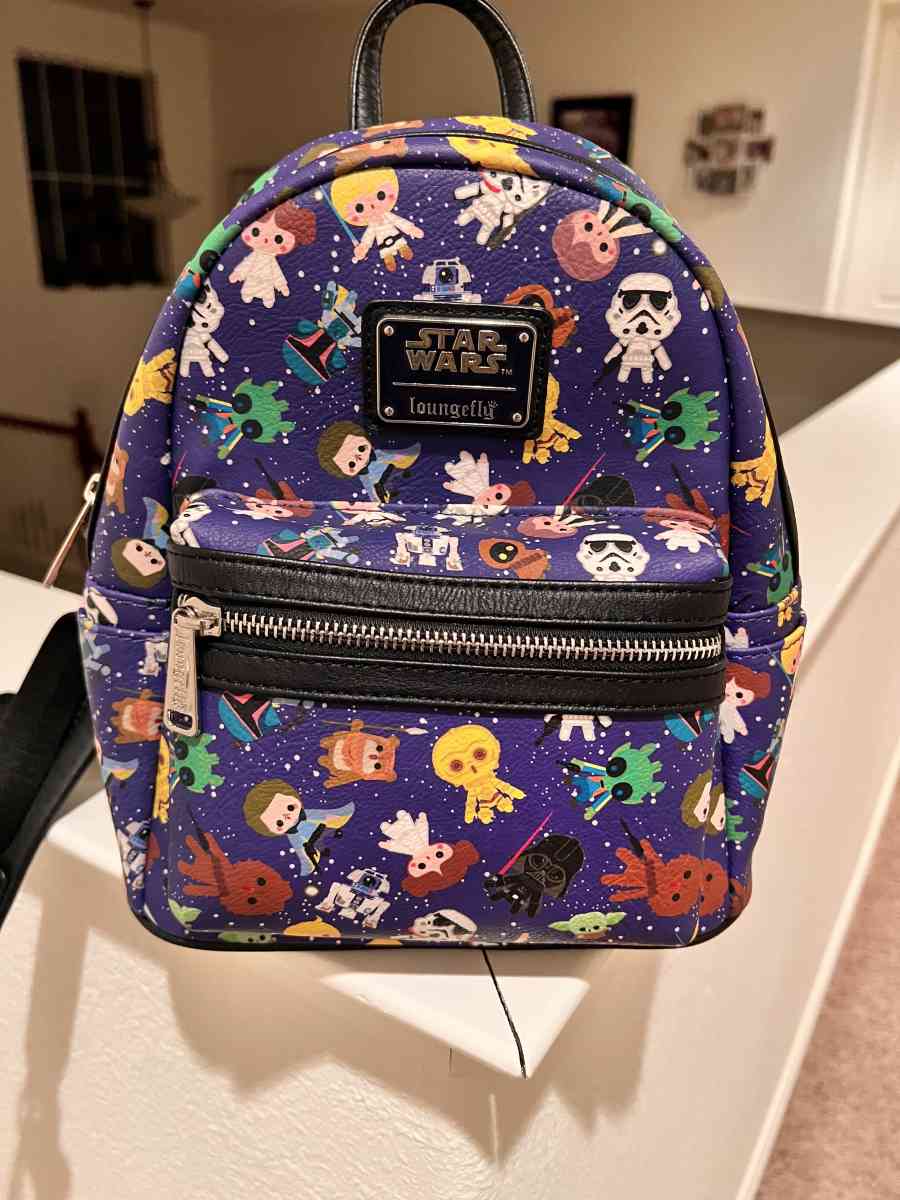 Im selling Loungeflys - Adelanto, California