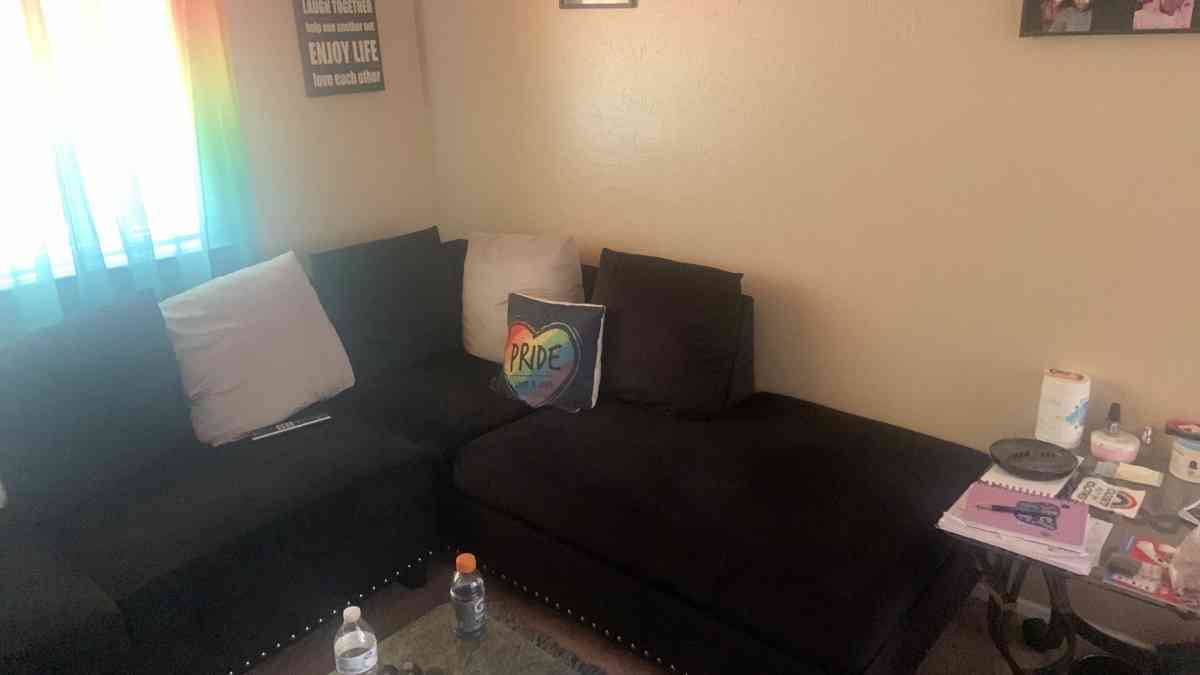 Sectional - Dallas, Texas - FleaMarketBay