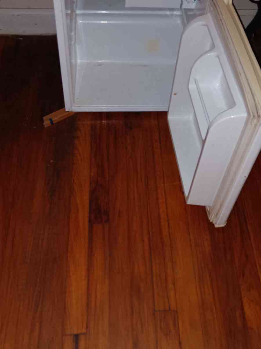 2 mini apartment size refrigerators - Lagrange, Georgia - FleaMarketBay