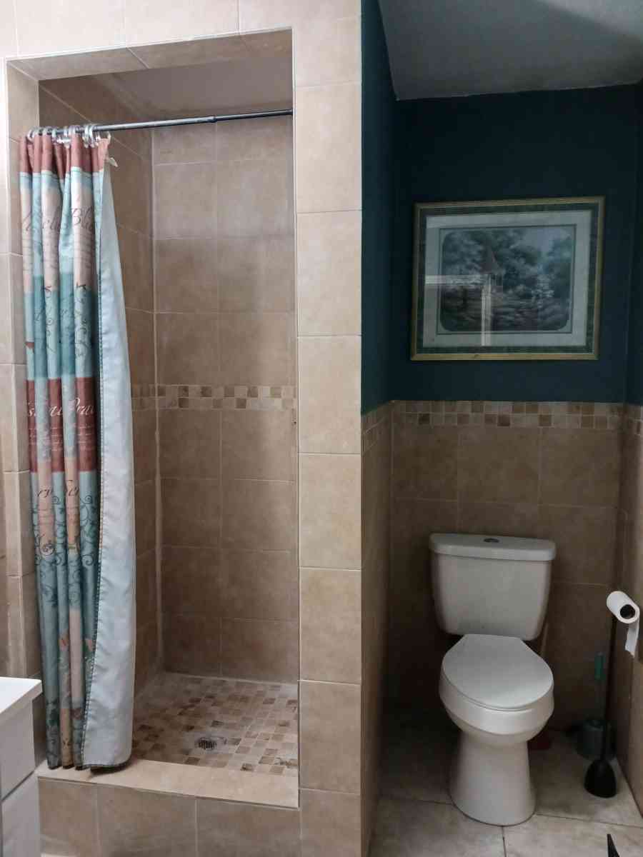 Room 200 weekly cuarto 200 a la semana - Baytown, Texas - FleaMarketBay