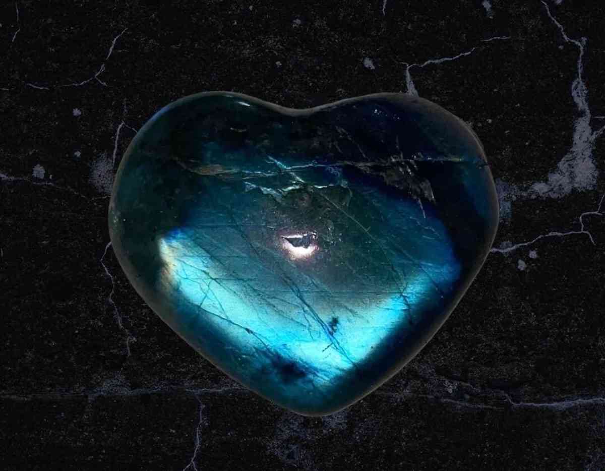 Blue And Green Flash Labradorite Heart