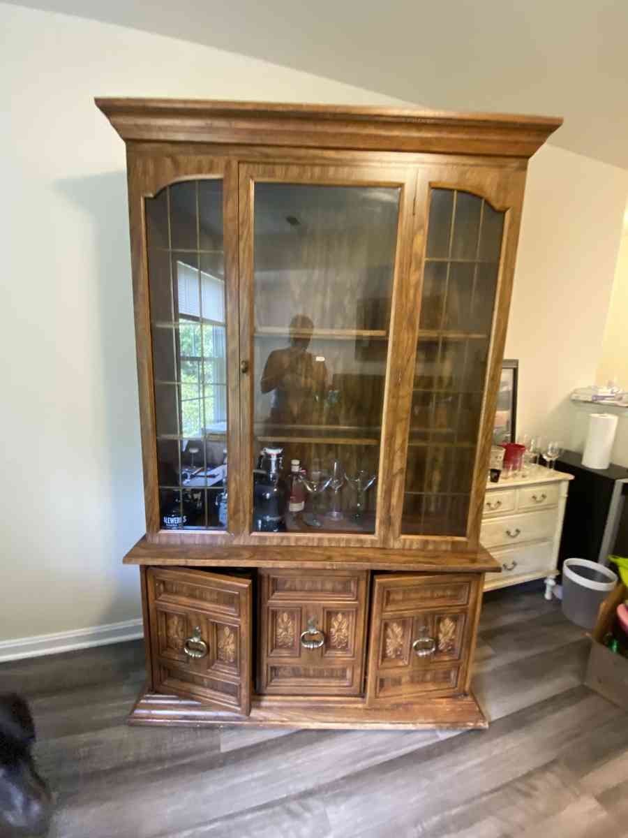 China cabinet - Fairfax, Virginia - FleaMarketBay