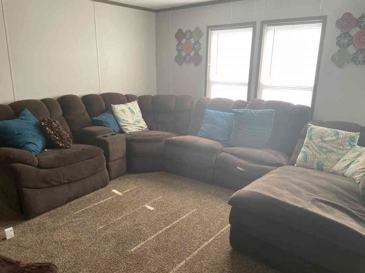 Brown Sectional Couch - Belleville, Michigan