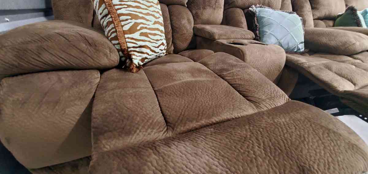 Reclining Sofa and Loveseat - Las Vegas, Nevada - FleaMarketBay