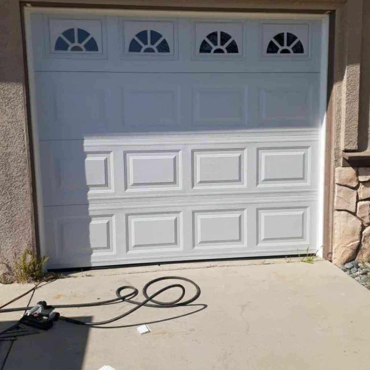Garage door - Fontana, California - FleaMarketBay