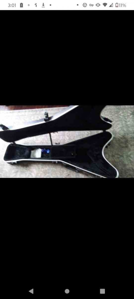 Jackson flying V hardshell guitar case paid 300 new BESTOFFE - Chestertown, Maryland - FleaMarketBay