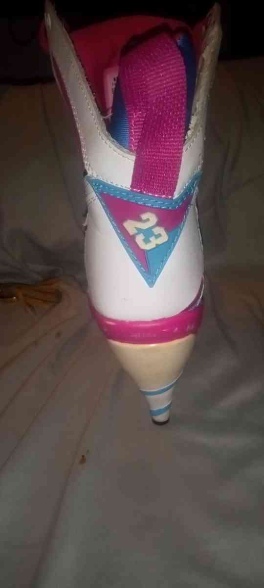 womans Jordan high heel boots - Moorhead, Minnesota - FleaMarketBay