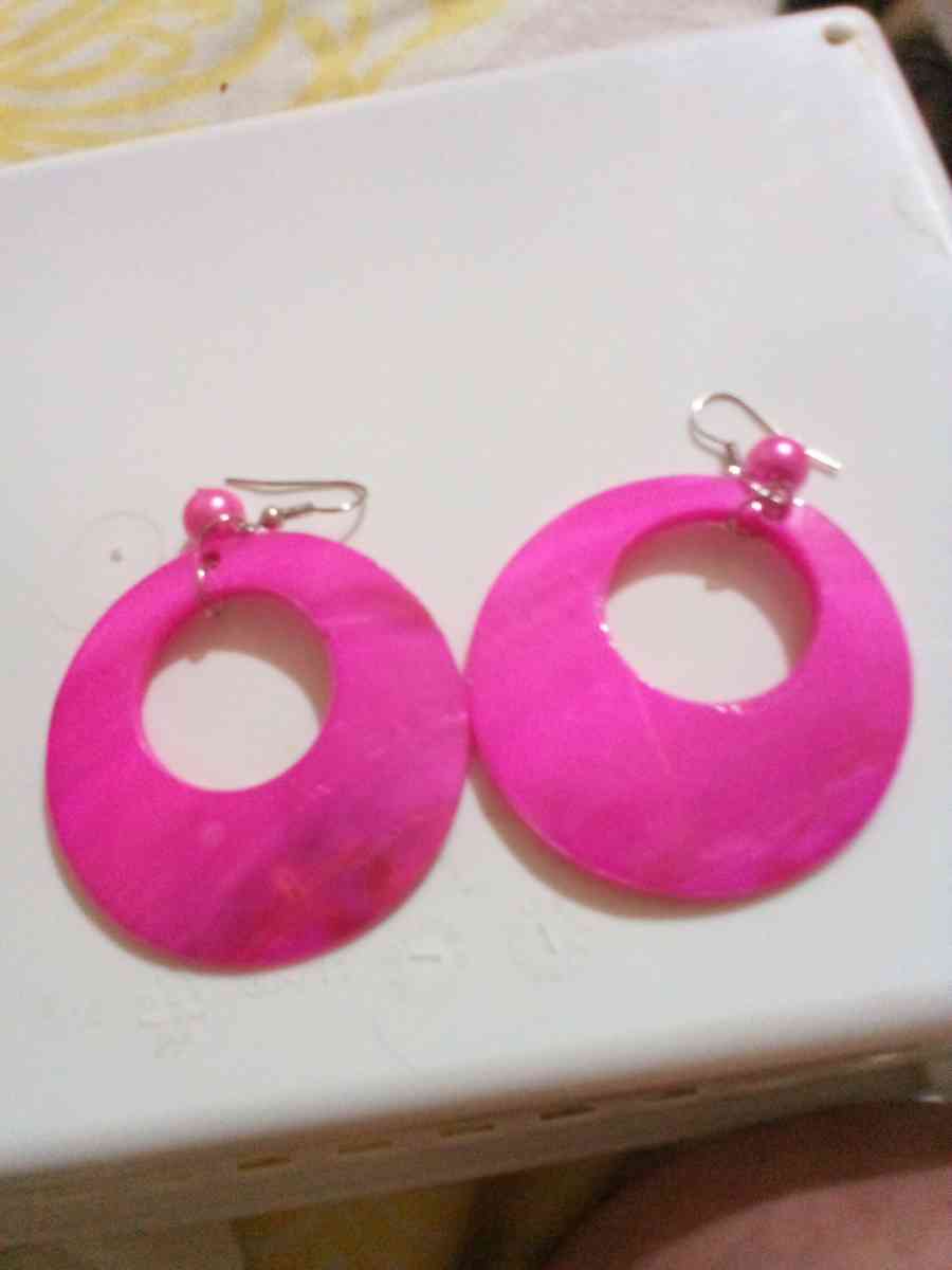 Womens Earrings - Leavenworth, Kansas - FleaMarketBay