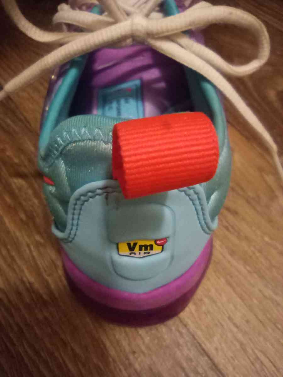 size 7 an a half - Afton, Tennessee - FleaMarketBay