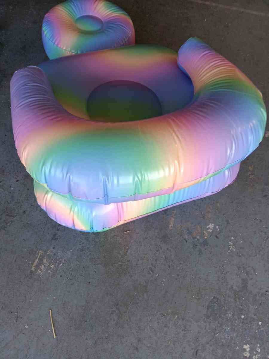 kids  inflatable chair and ottoman - Deltona, Florida - FleaMarketBay