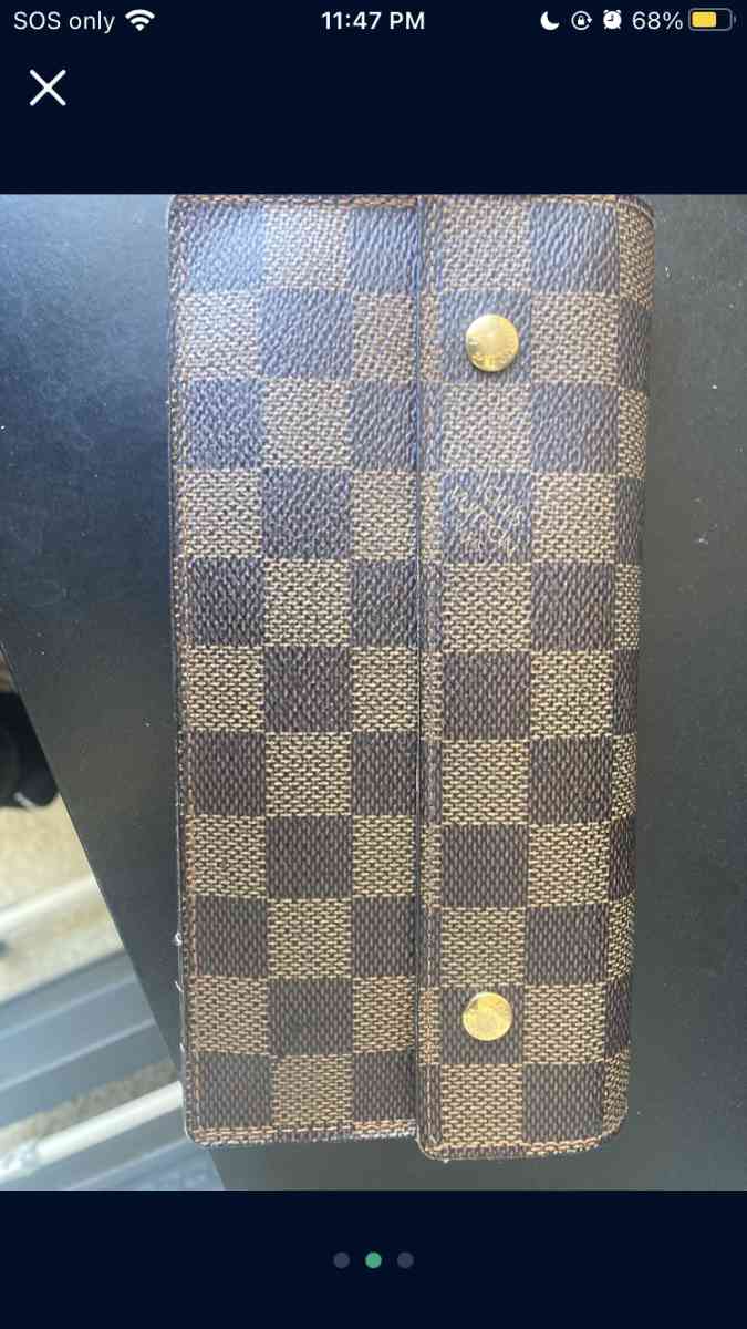 Louis Vuitton wallet - Las Vegas, Nevada - FleaMarketBay
