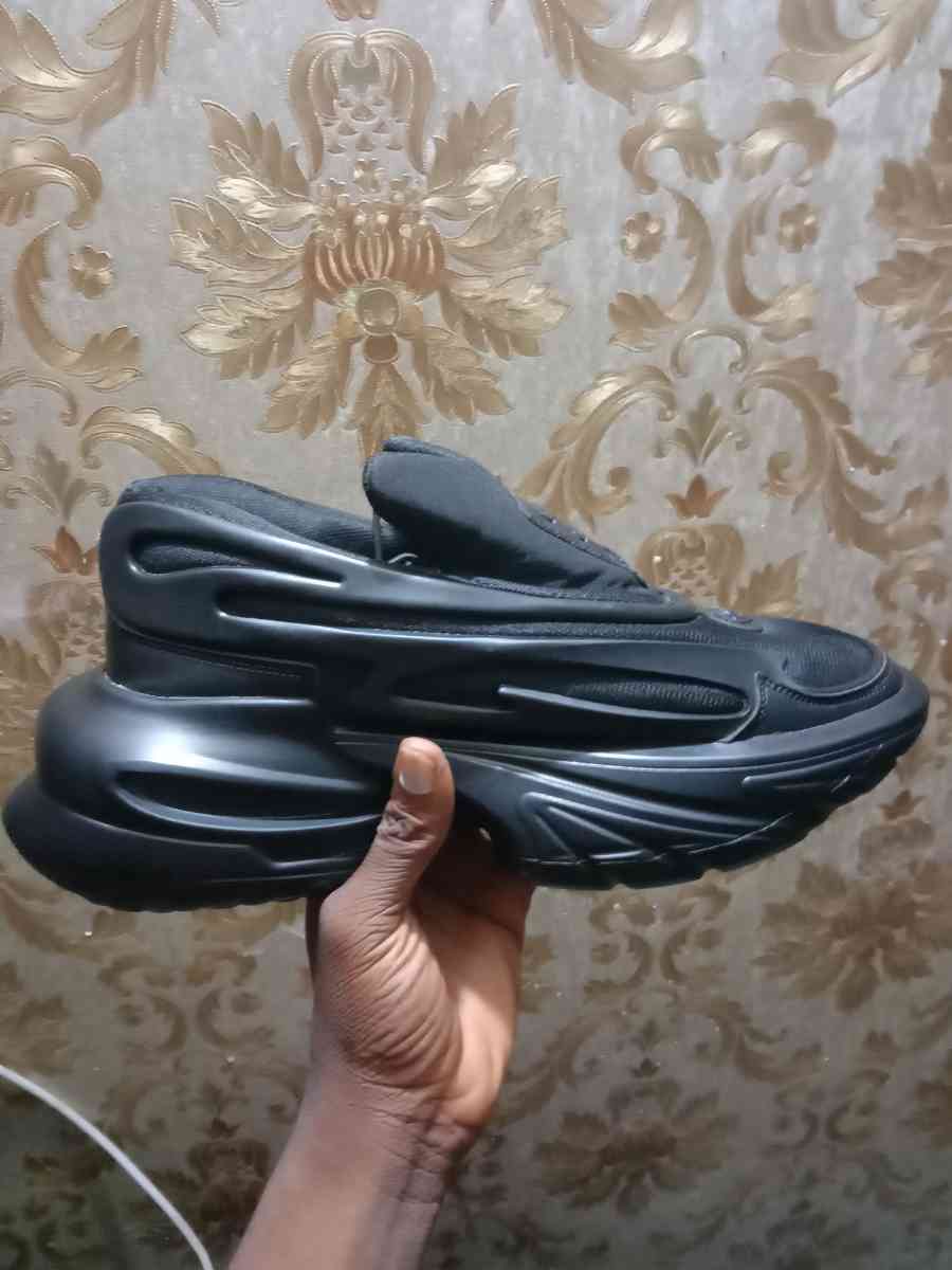 Balmain Unicorn low top Superia - Fresno, California - FleaMarketBay