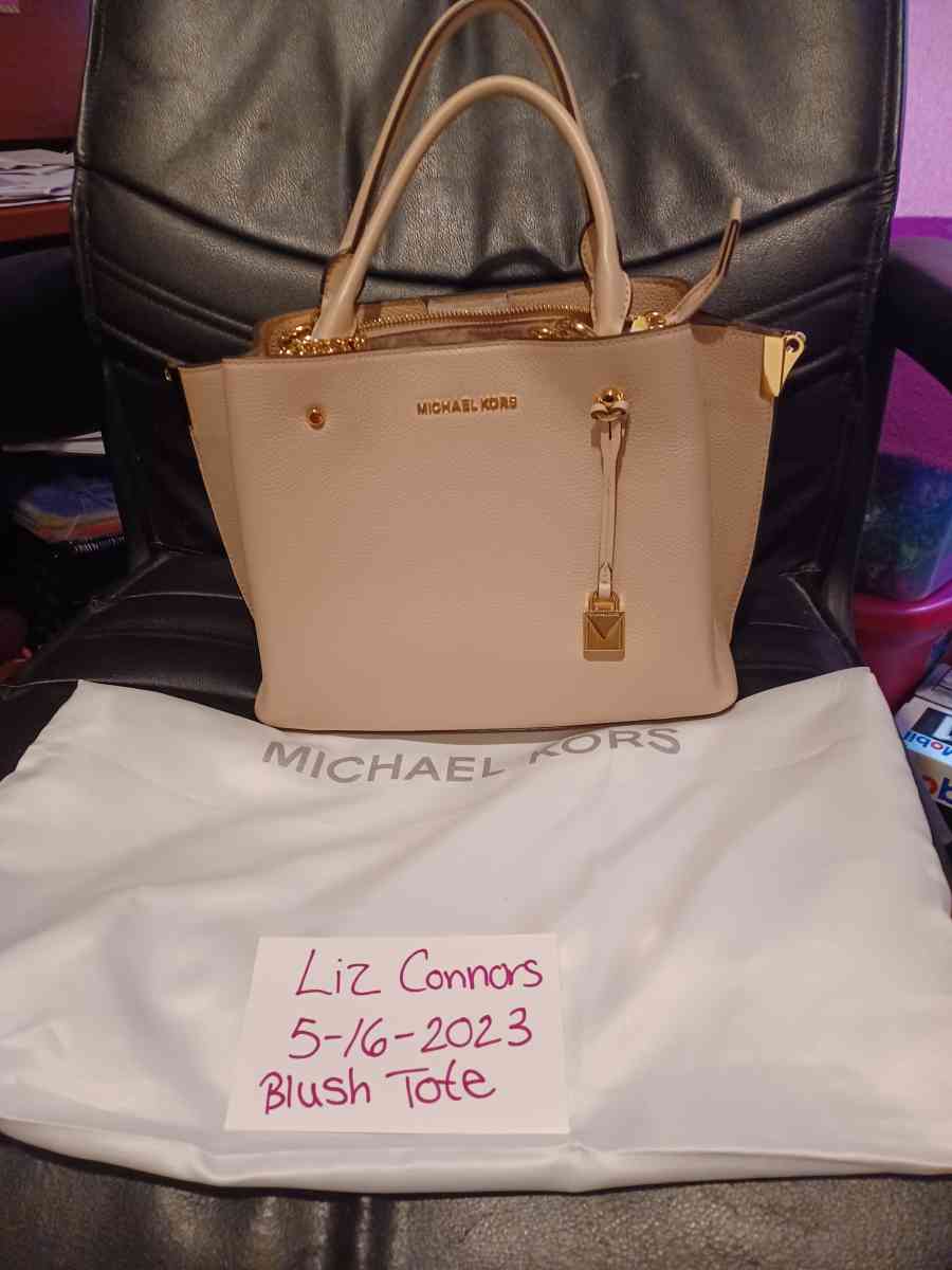 Michael Kors Tote - Front Royal, Virginia
