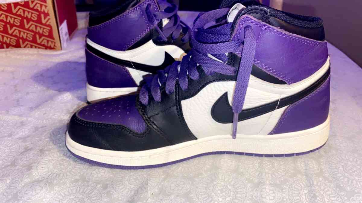 Jordan 1s purple - Crowley, Texas