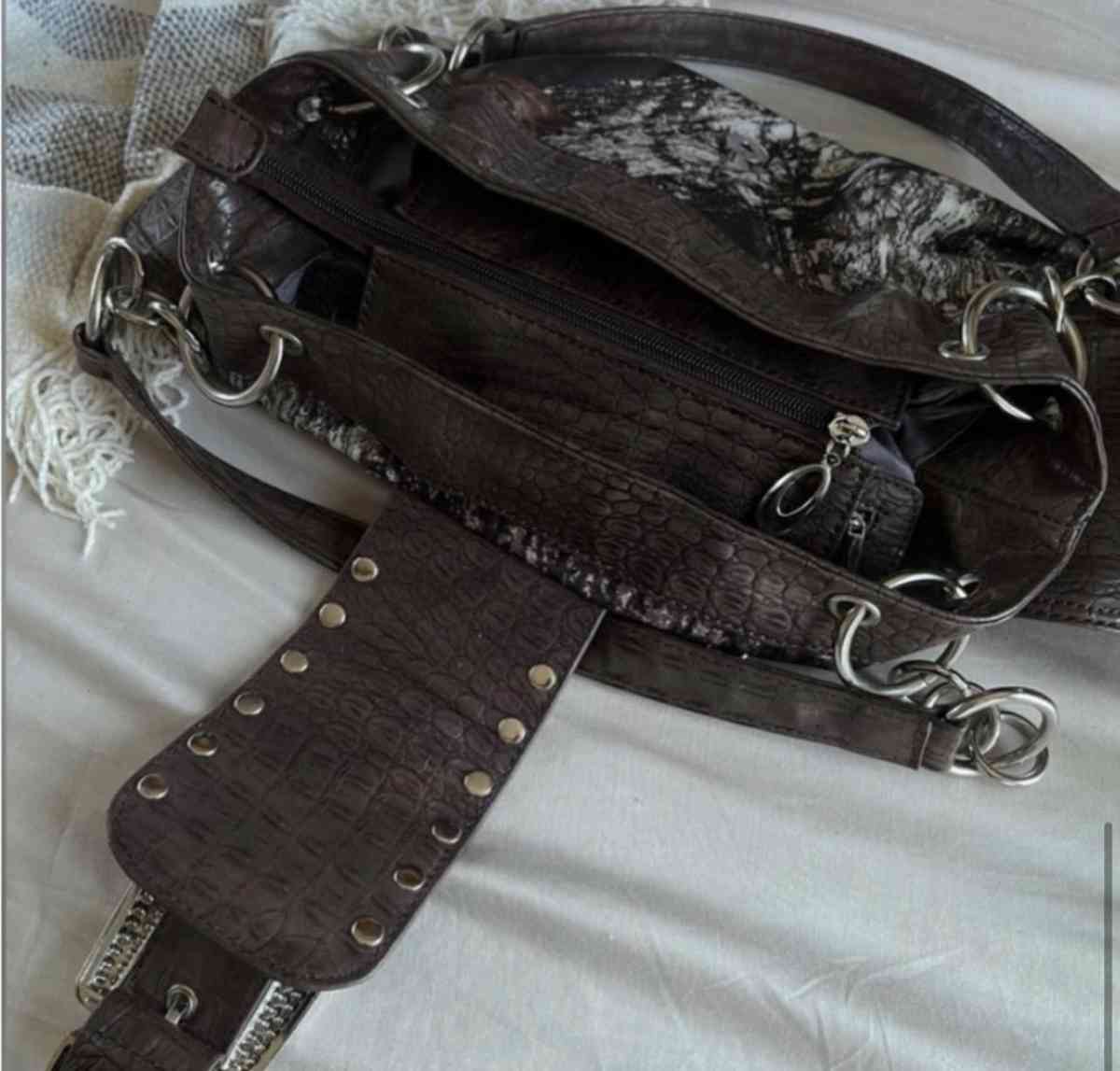 Buckle Purse - Russellville, Alabama - FleaMarketBay