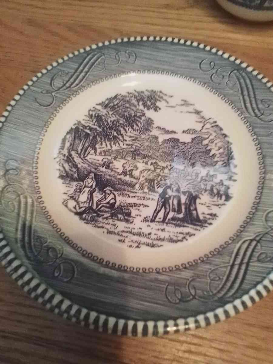 Blue dishes - Knoxville, Tennessee - FleaMarketBay