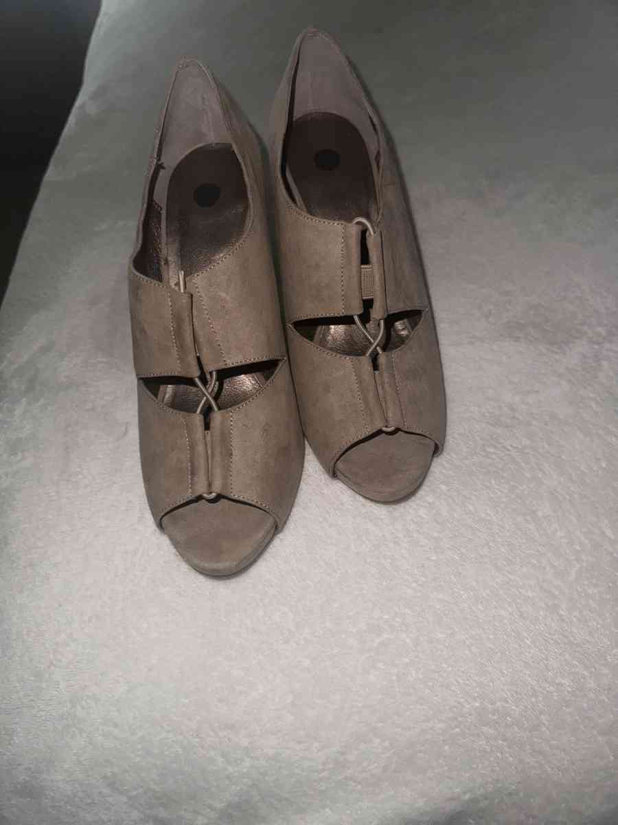 shoes - Jessup, Maryland - FleaMarketBay