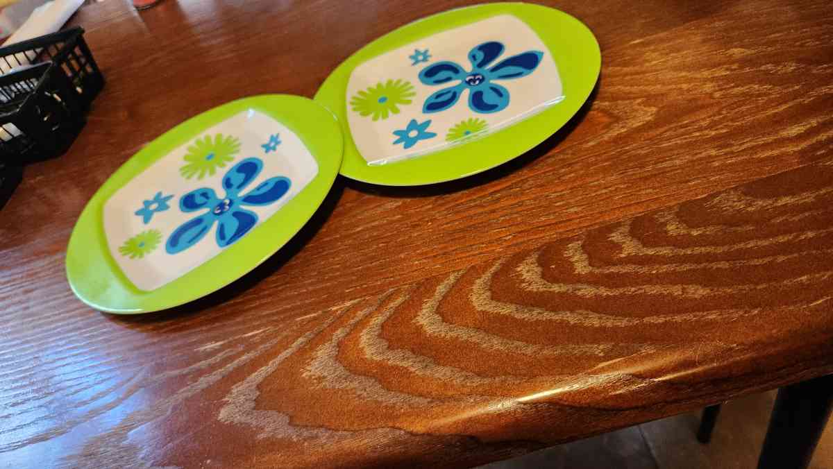 set Of flower plates - Hawley, Pennsylvania - FleaMarketBay