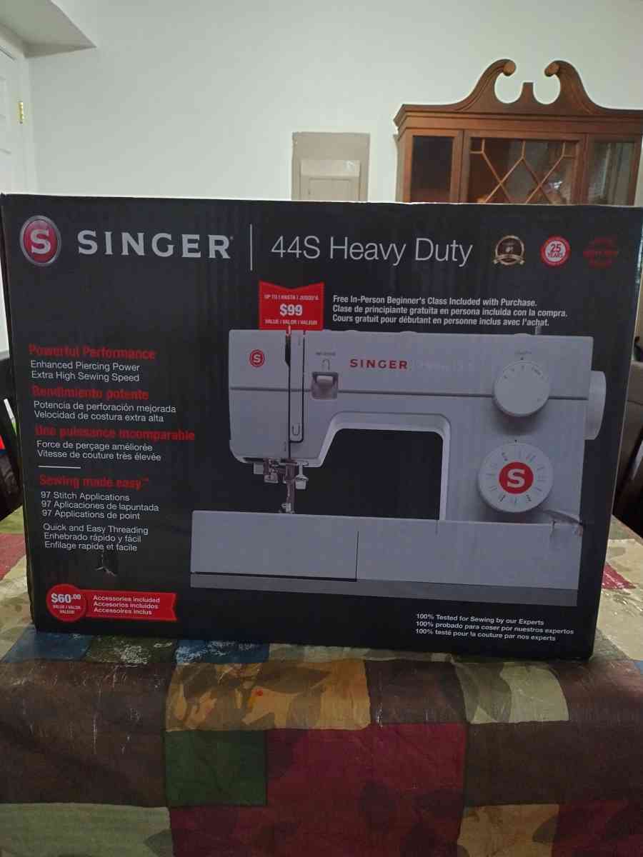 singer sewing machine - Franklin, Virginia