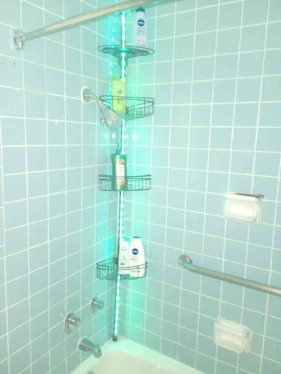 Metal shower Rack - Fort Lauderdale, Florida - FleaMarketBay
