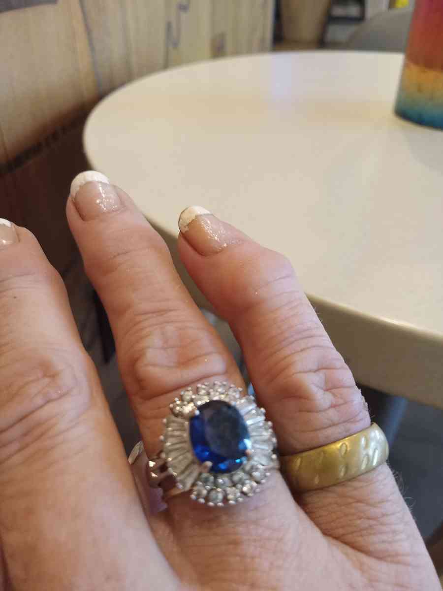 1ct Saphire Solitary with cz baguette sterling silver sz7 - Yantis, Texas - FleaMarketBay