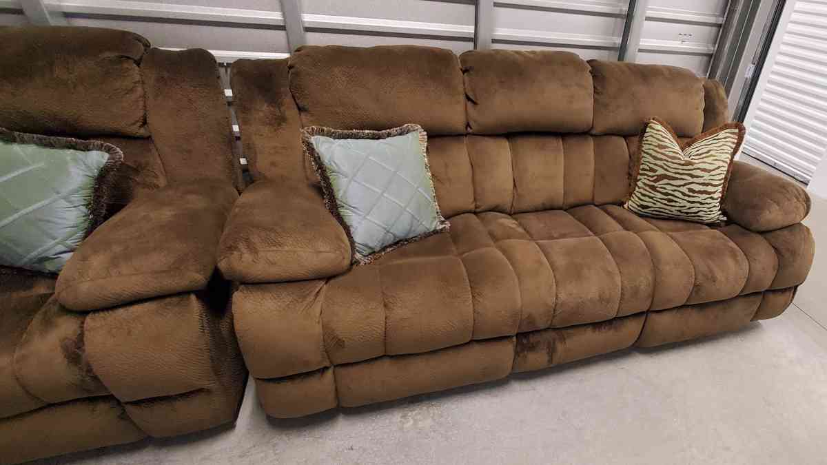 Reclining Sofa and Loveseat - Las Vegas, Nevada - FleaMarketBay