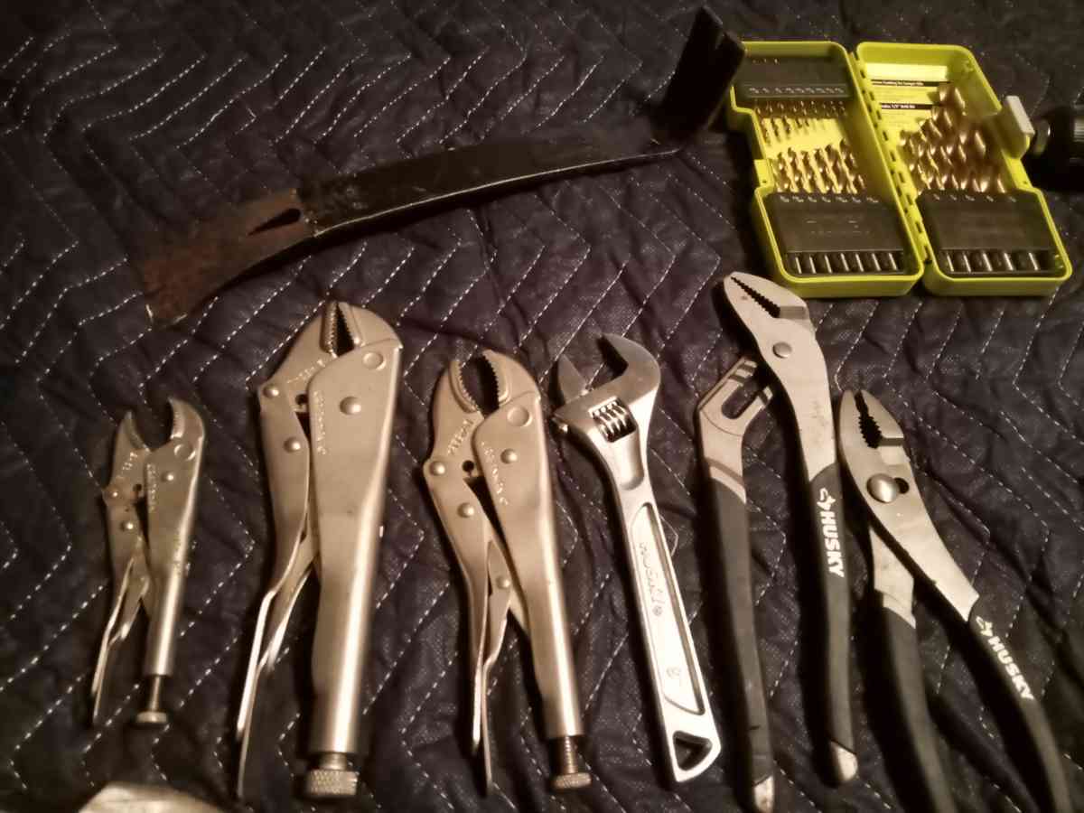 Husky tool bag with assorted tools - Austin, Texas - FleaMarketBay