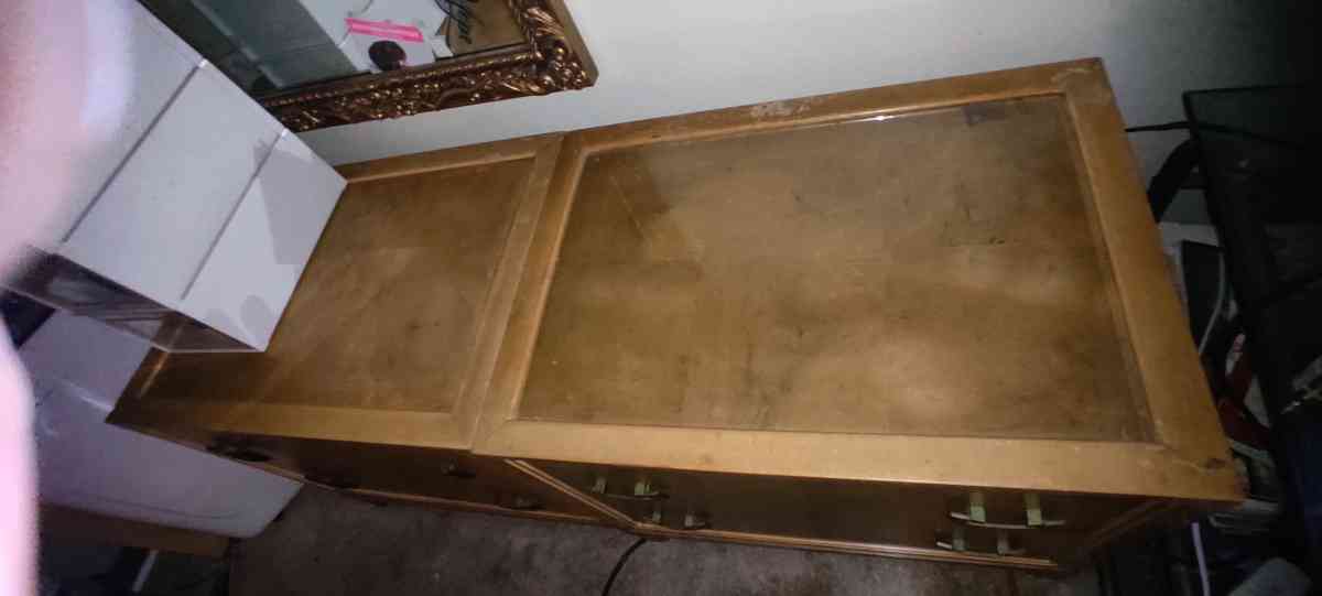 dresser antique 2 piece - Puyallup, Washington - FleaMarketBay