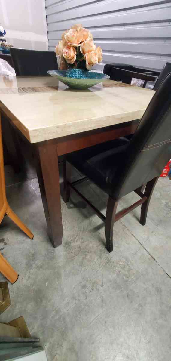 Dining set - Las Vegas, Nevada - FleaMarketBay
