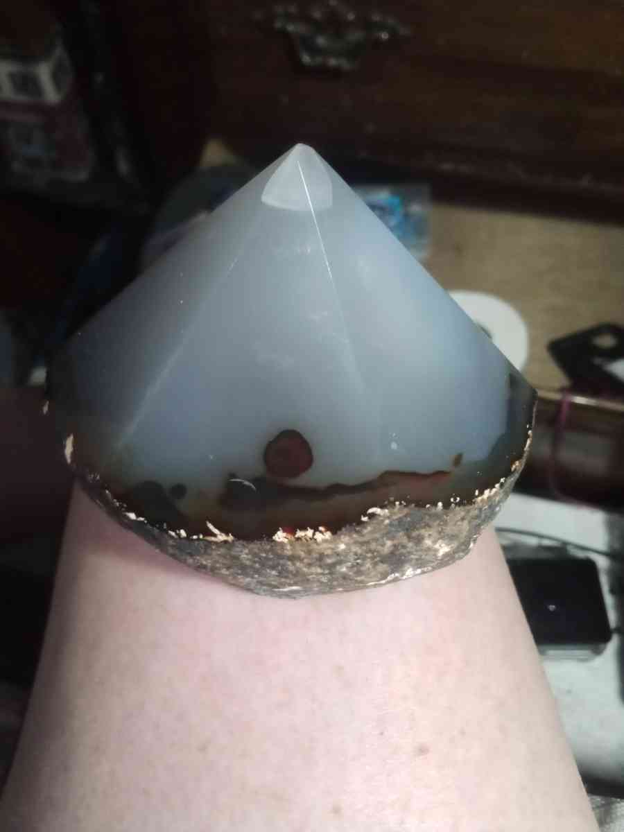 Agit shaped piramid healing rock - Mountain City, Tennessee - FleaMarketBay