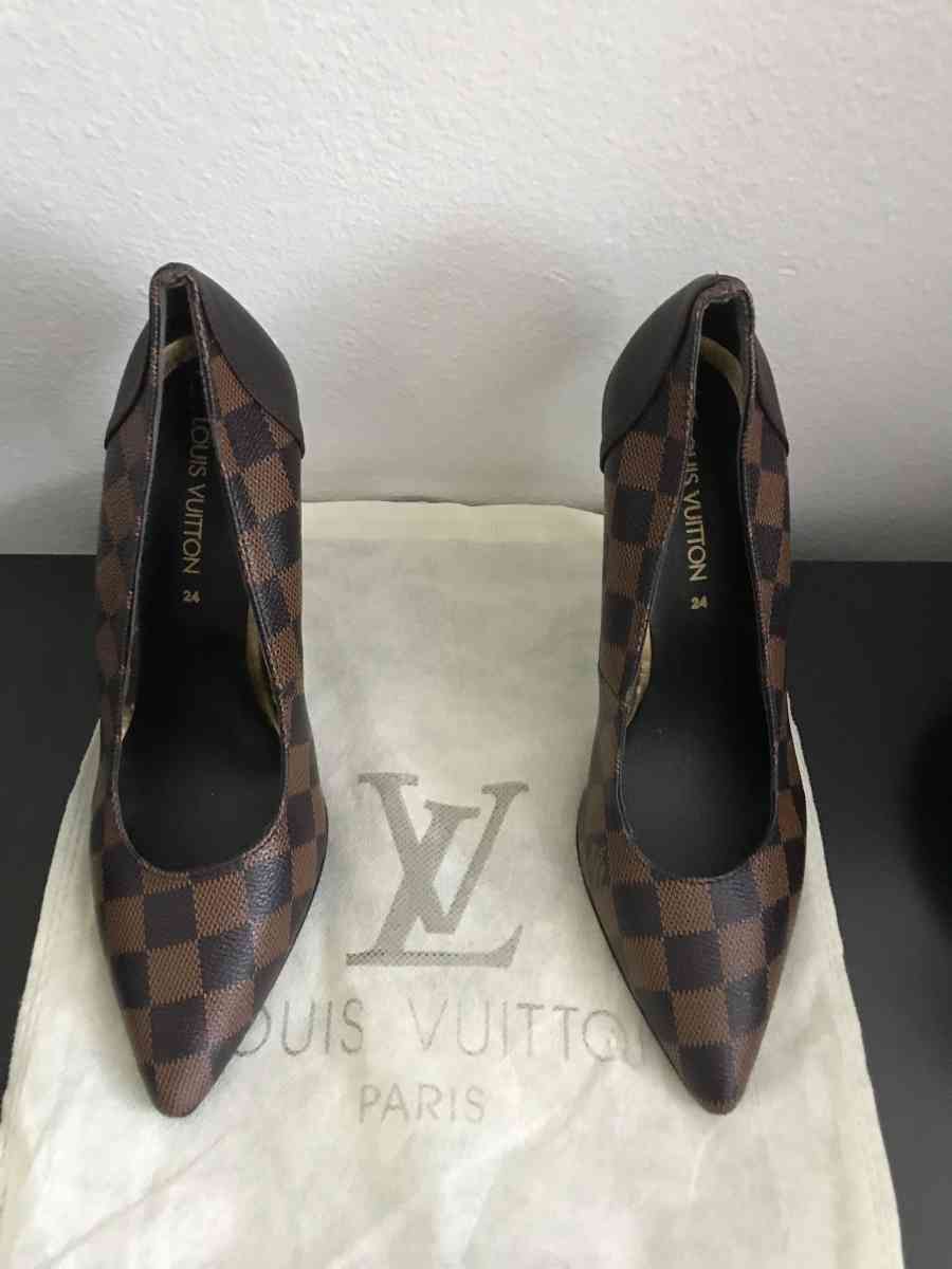 high Heels - Renton, Washington