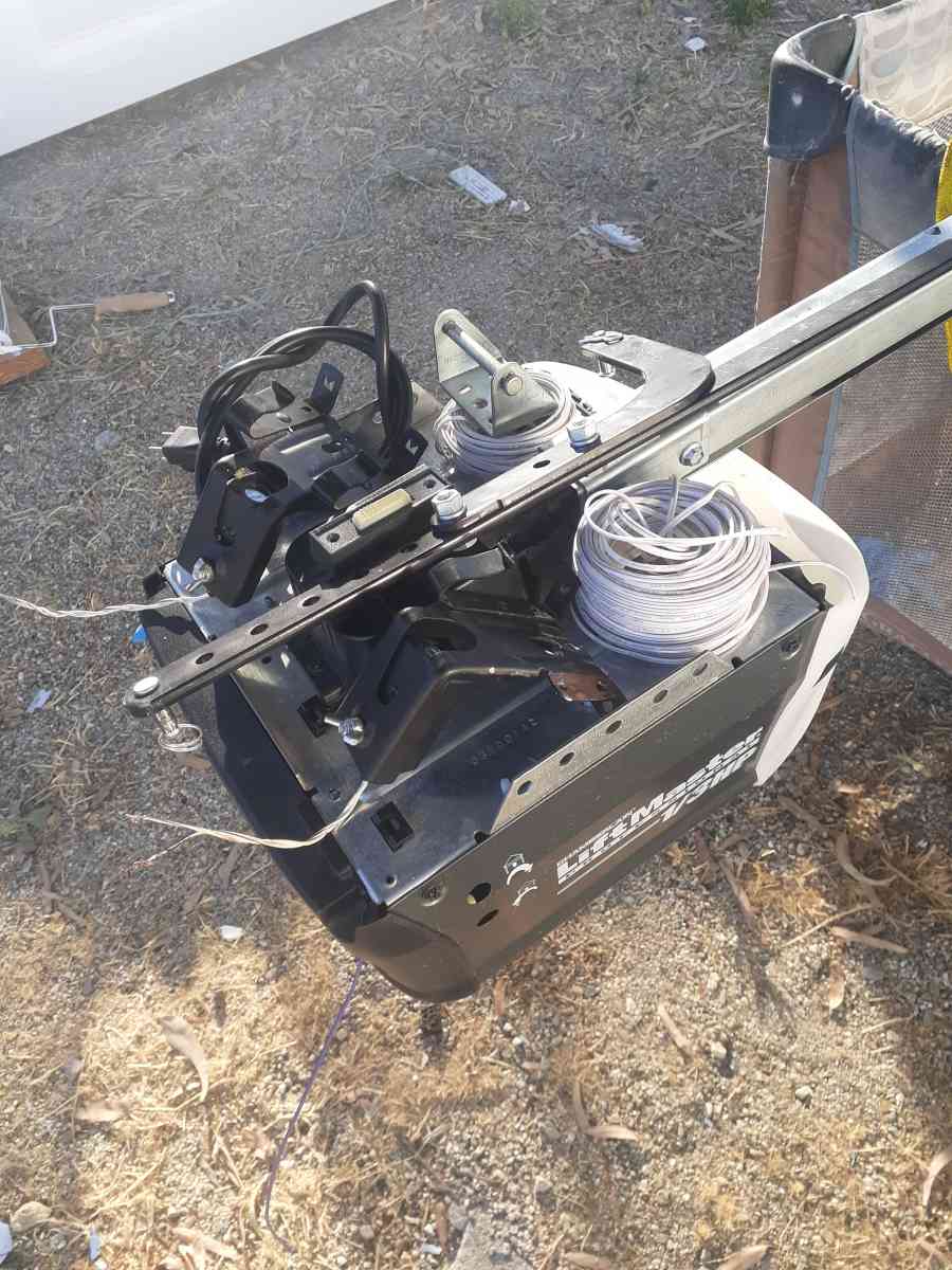 opener - Fontana, California - FleaMarketBay