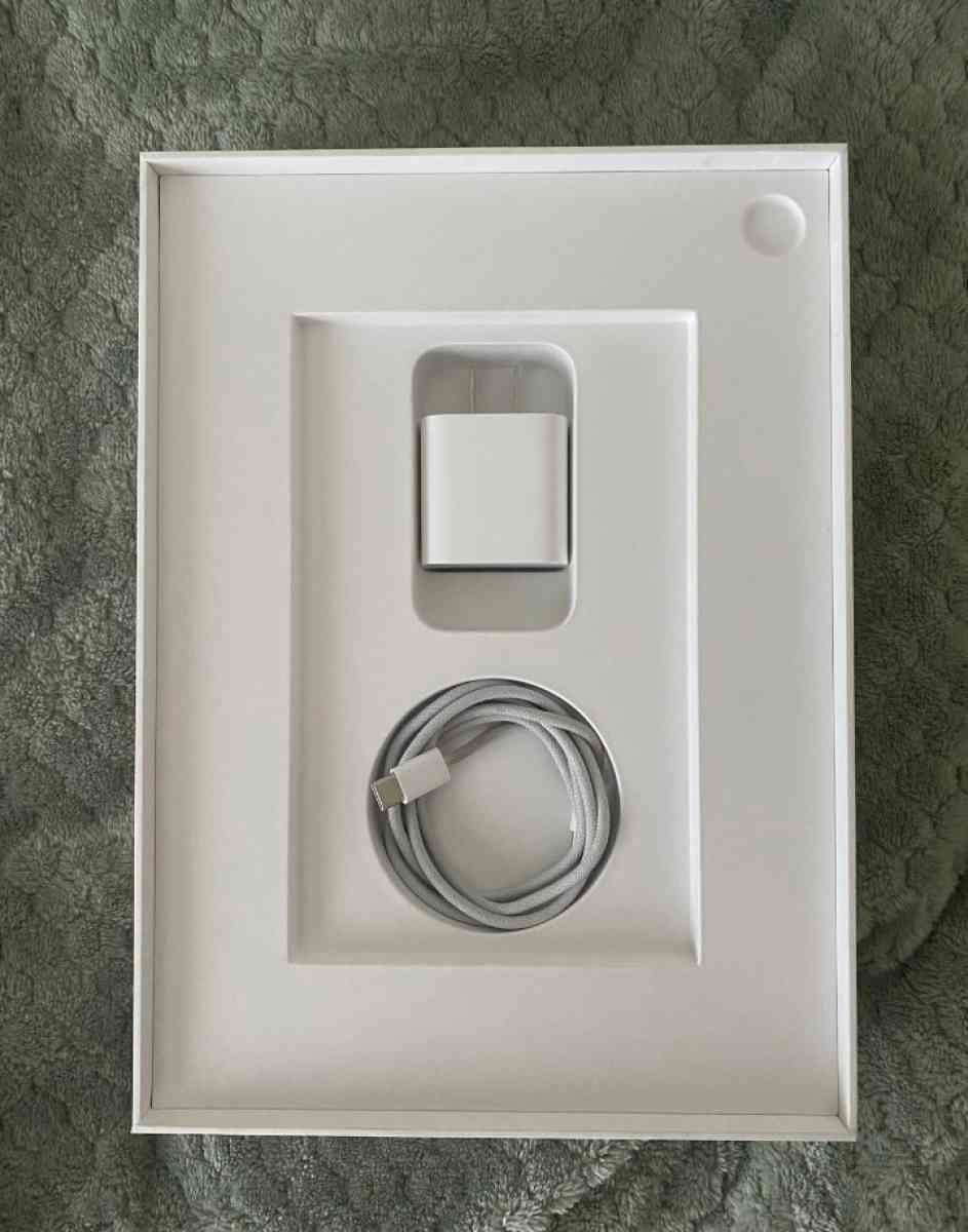 ipad 10th  gen - Houston, Texas - FleaMarketBay