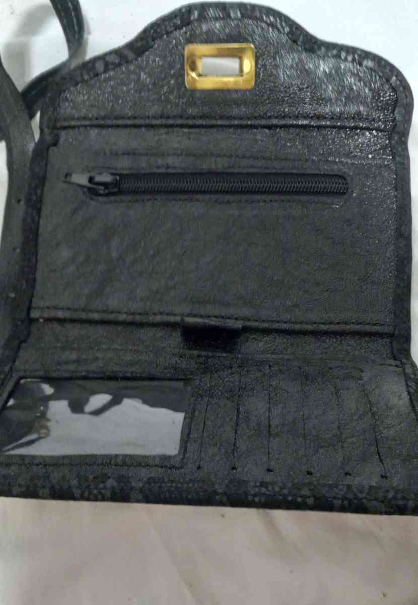 Genuine leather purse and matching wallet set - Texas City, Texas - FleaMarketBay