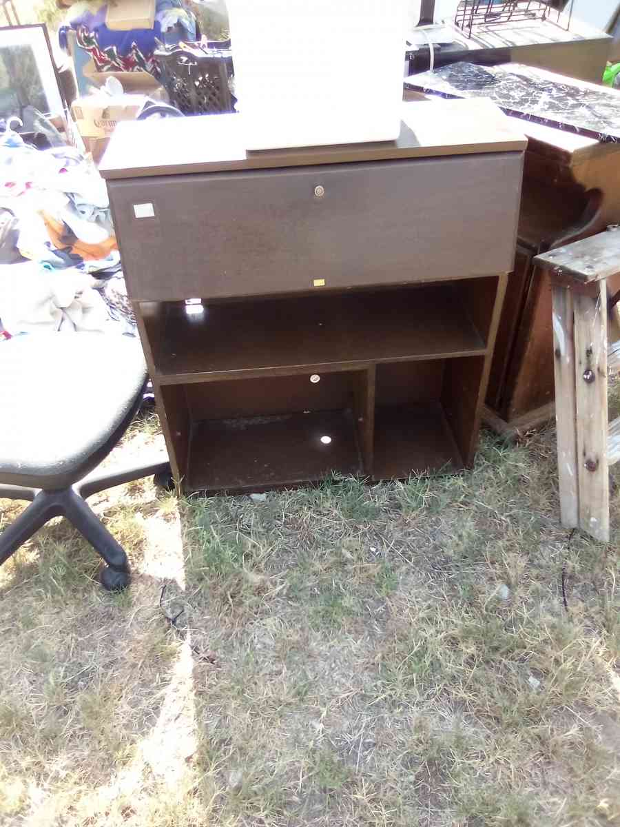 I am selling this stuff that can be put in the office like - Haslet, Texas