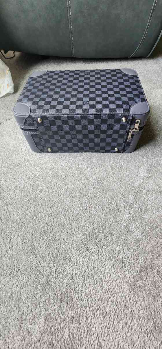 Louis Vuitton Sneakers - Minneapolis, Minnesota - FleaMarketBay