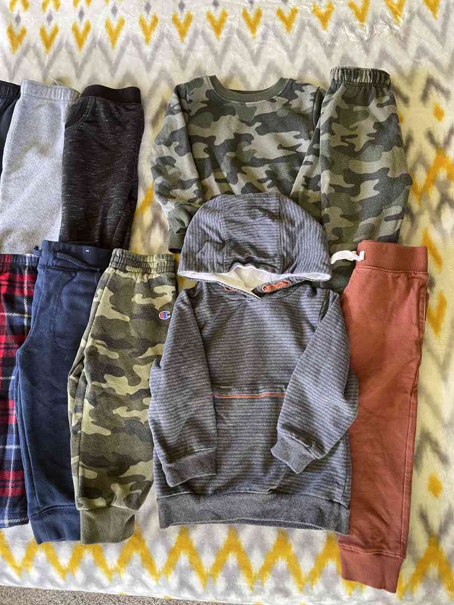 18 Month Baby Boy Fall or Winter Clothes - Spartanburg, South Carolina - FleaMarketBay