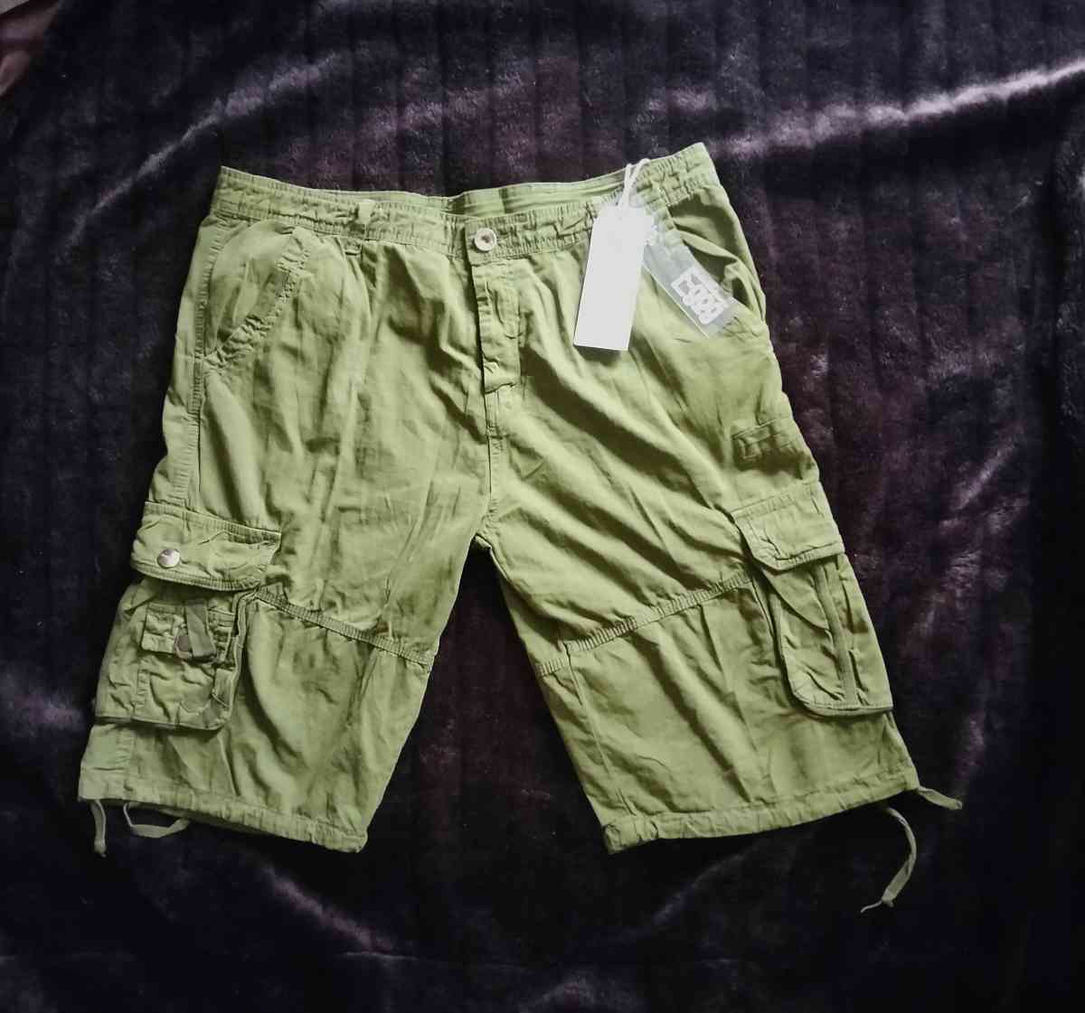 cargo shorts - Toledo, Ohio - FleaMarketBay