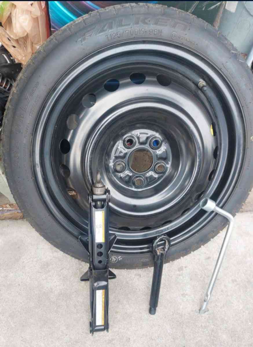 Emergency Toyota corolla kit - California City, California - FleaMarketBay