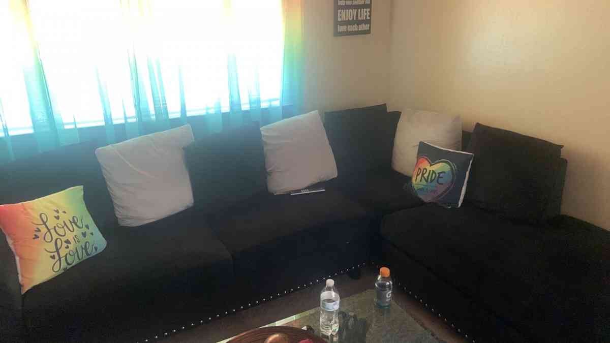 Sectional - Dallas, Texas - FleaMarketBay