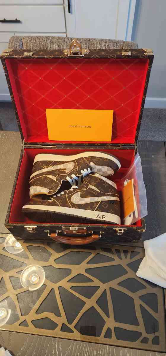 Louis Vuitton Sneakers size 11 - Dayton, Minnesota - FleaMarketBay