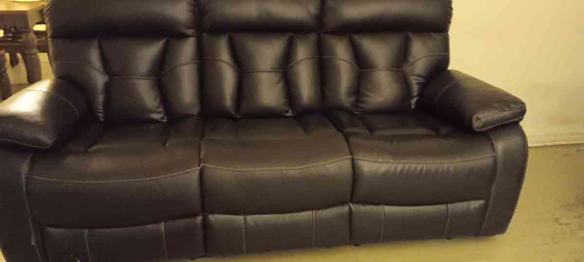 leather furniture - Altamonte Springs, Florida - FleaMarketBay