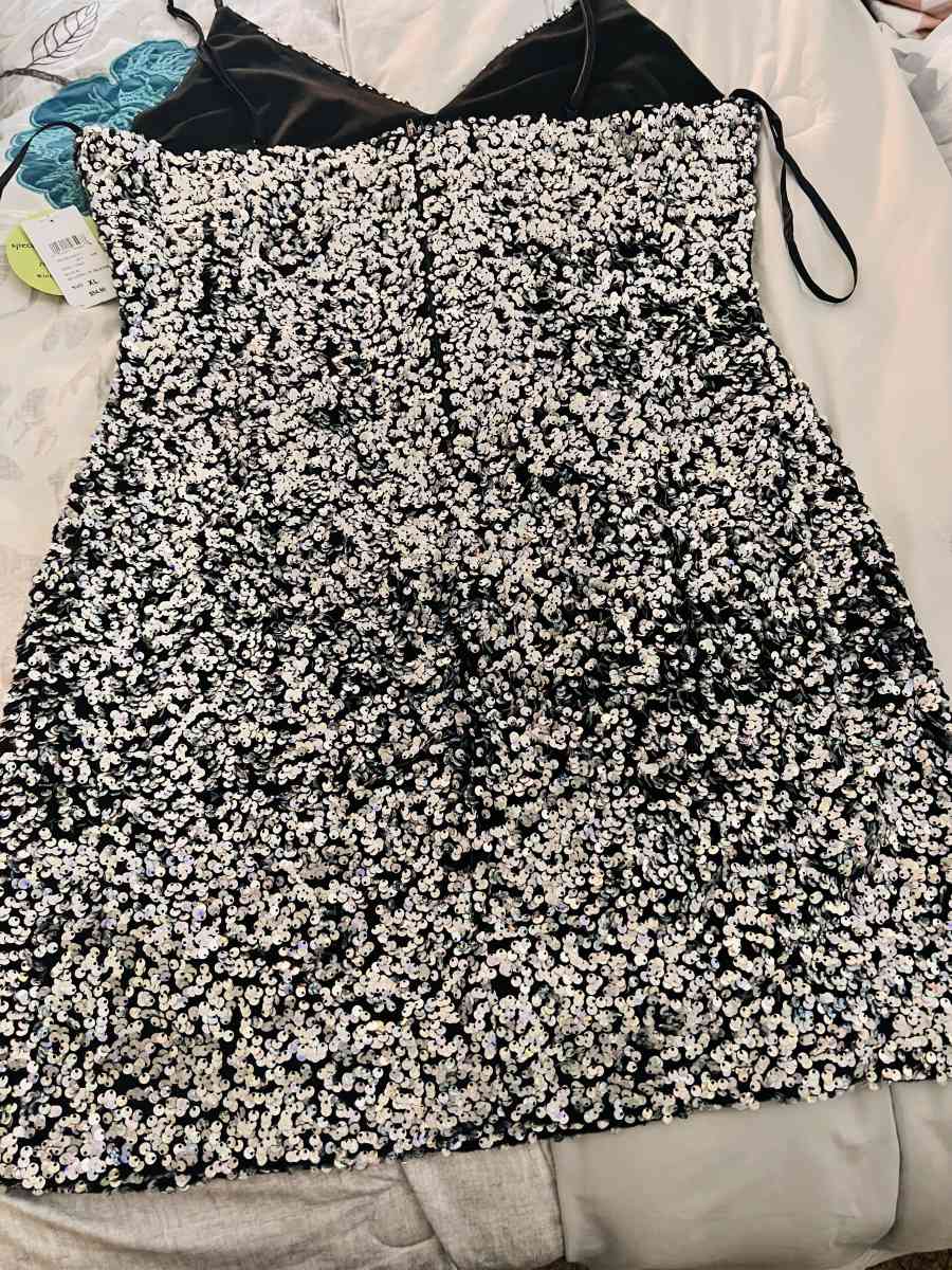 Dress size XL - Patterson, California - FleaMarketBay