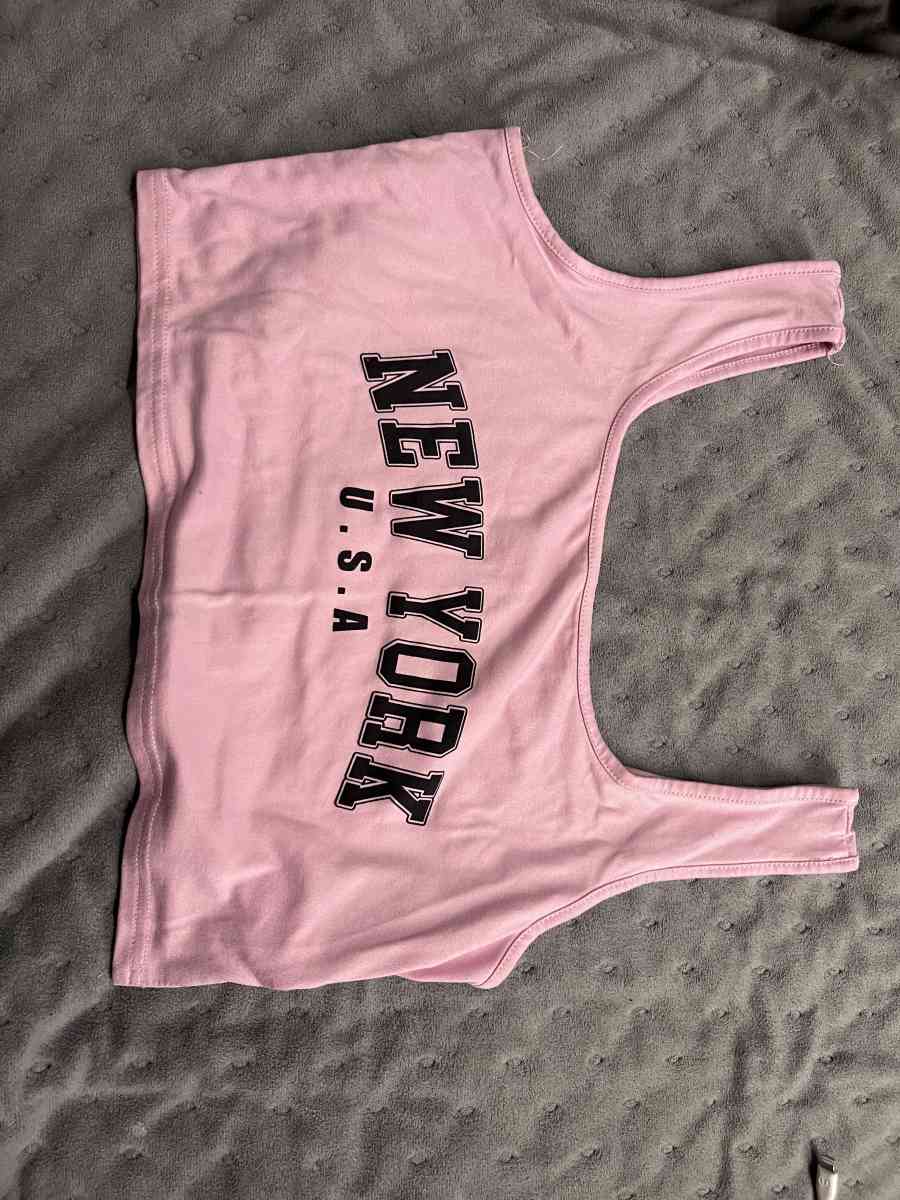 crop tops - Addieville, Illinois - FleaMarketBay