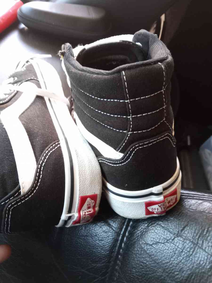 vans womens 6 and half - Costa Mesa, California - FleaMarketBay