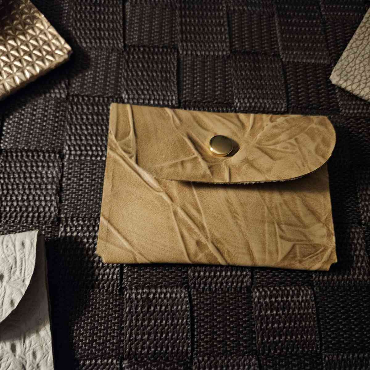 leather change purse  hand made - Buffalo, New York - FleaMarketBay