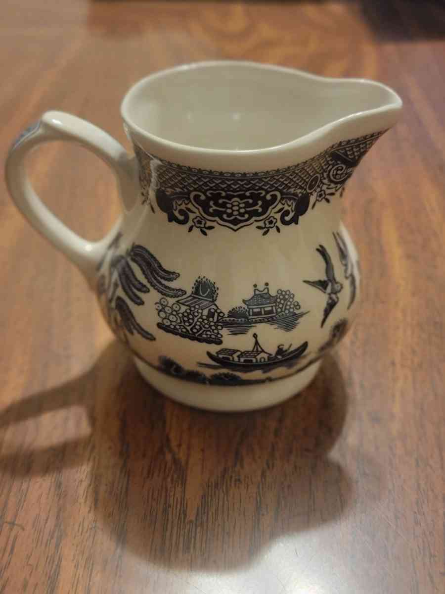 blue willow china - Rochester, Pennsylvania - FleaMarketBay